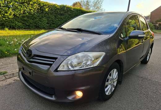 Toyota 1.4 D-4D ECO Executive DPF Navi / Climat
