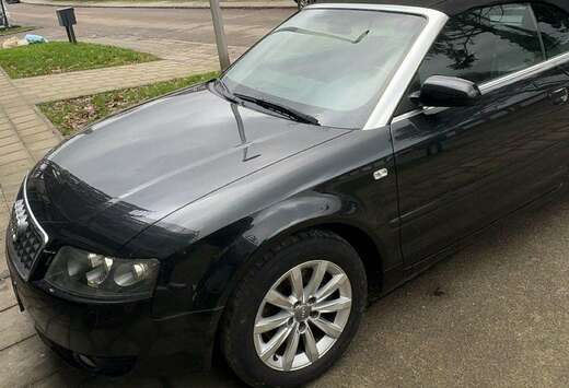 Audi A4 Cabriolet 1.8 Turbo 20v S line