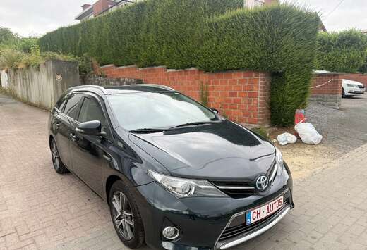 Toyota 1.8 HYBRID PRÊTE À IMMACULE  GARANTIE 1 AN
