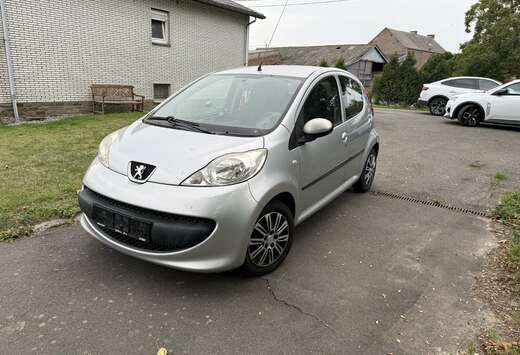 Peugeot 1.0i 12v Trendy