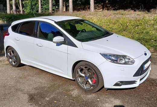 Ford Focus ST3 2.0 EcoBoost