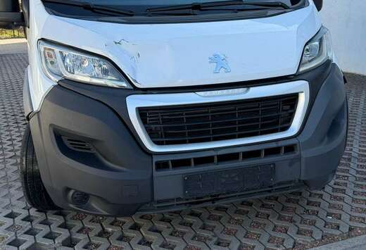 Peugeot 2.0 BlueHDi L4H2 Premium Pack S/S