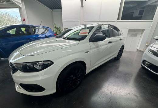 Fiat Tipo 1.4i  avec 1 an 1/ 2 de garantie