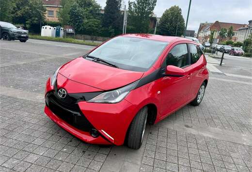 Toyota Aygo 1.0i VVT-i x-play and pack x-pure M/M