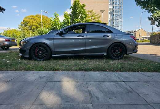 Mercedes-Benz 4Matic 7G-DCT Edition 1
