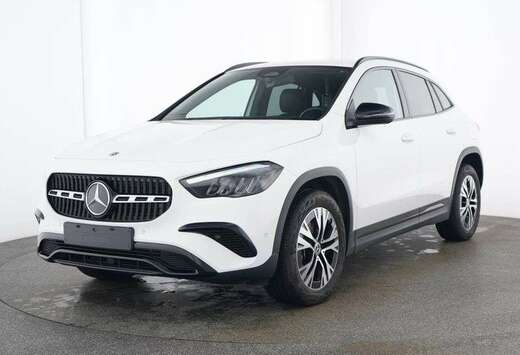 Mercedes-Benz GLA 180 Progressive Night pack