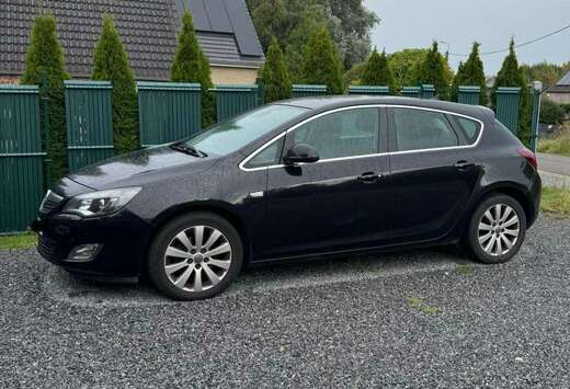 Opel Astra 1.7 CDTi ECOTEC Cosmo DPF