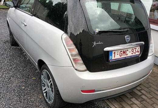 Lancia Ypsilon 1.2i Argento