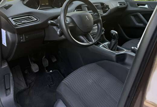 Peugeot SW 95 VTi Tendance