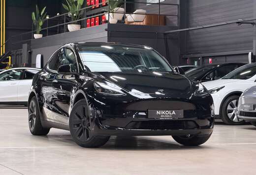 Tesla REAR WHEEL DRIVE - FULL BLACK - AUTOPILOT ACTIV ...