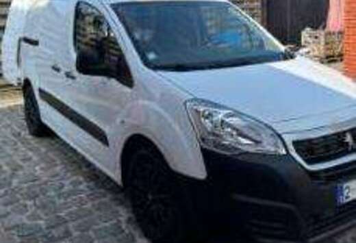 Peugeot 1.6 BlueHDi L1 STD Light Pro
