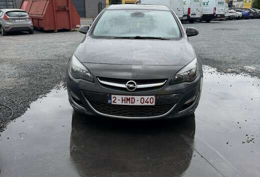 Opel Sports Tourer 1.4 Turbo Design Edition