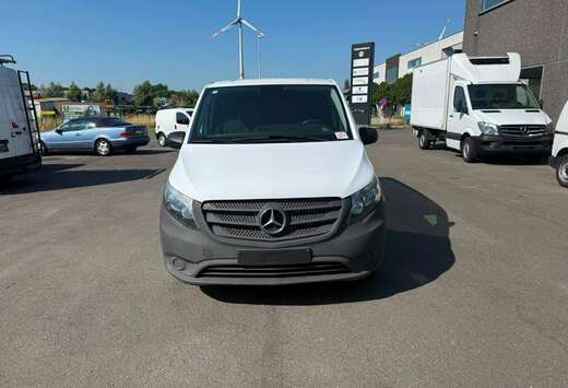 Mercedes-Benz 114 (Stock ID 03482)