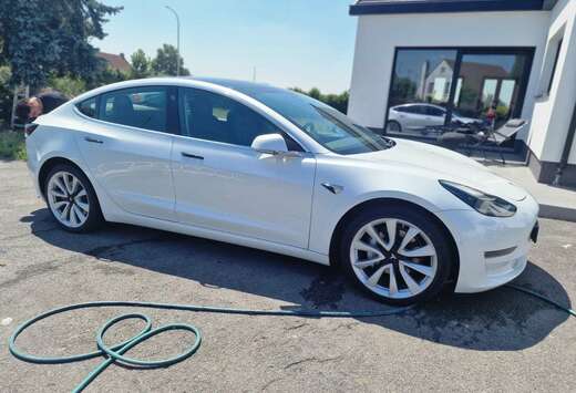 Tesla 75 kWh Long-Range Dual Motor