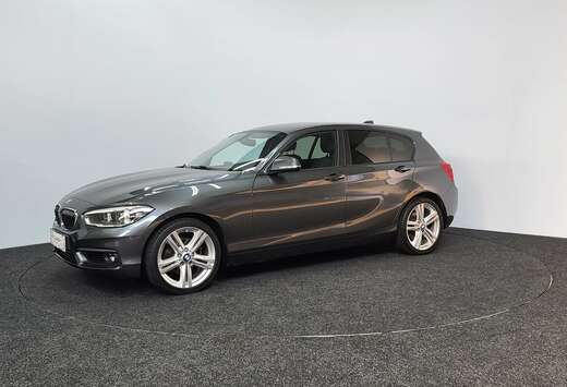 BMW Benzine  Automaat  2018  86.067 km  Perfecte staa ...