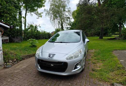 Peugeot 308 1.4i Confort Pack
