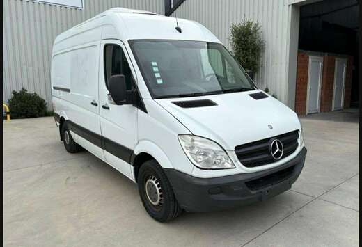 Mercedes-Benz koelwagen 313 CDI 906.735
