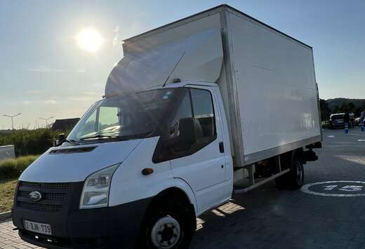 Ford 2.2 TDCi L5 RWD Ambiente