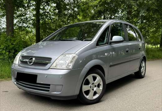 Opel 1.8 Cosmo AUTOMAAT - AIRCO - SENSOREN