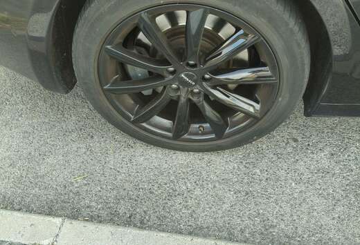 Tesla 85 kWh Signature freesuperharge 4 life