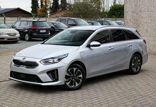 Kia BENZINE/PLUG-IN-HYBRID*AUTOMAAT*NAVIGATIE*CAMERA*
