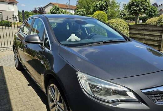 Opel Astra 1.6i Cosmo