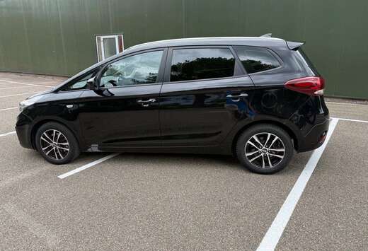 Kia Carens 1.7 CRDi 136 Dream Team Edition