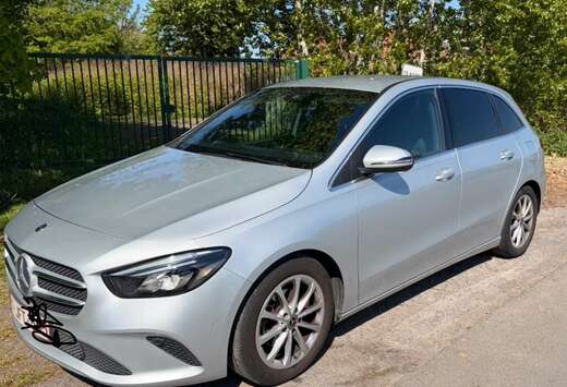 Mercedes-Benz B 180