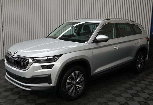 Skoda 1.5 TSI Style DSG Automaat 7 Plaatsen ACC Navi  ...