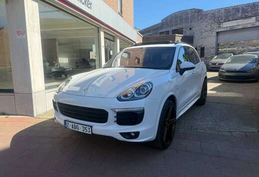 Porsche Cayenne 3.0i V6 PHEV S Platinum Edition Tiptr ...
