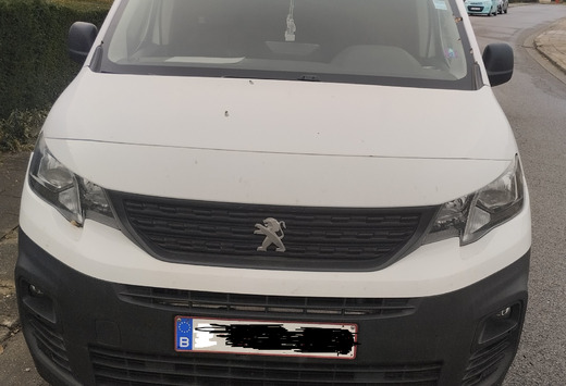 Peugeot 1.2 PureTech L1 Light Premium S/S(EU6.3)