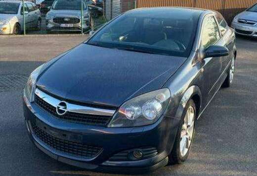 Opel Astra GTC 1.7 DTH CDTi Cosmo