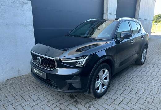 Volvo XC40 2.0 B3 MHEV Core DCT