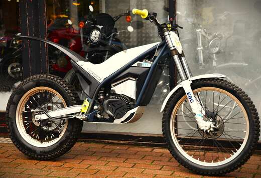 EM5.7 ***MOTO VERTE***