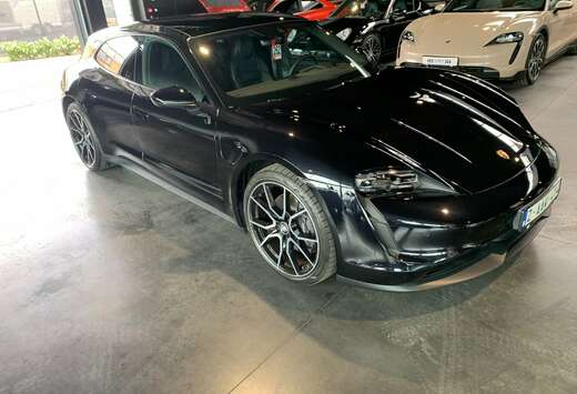 Porsche Taycan 4 Cross Turismo