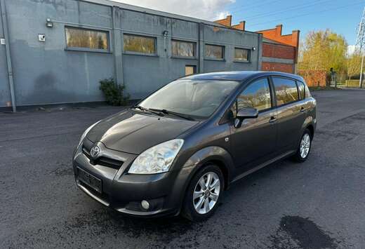 Toyota 2.2 D4D 7 Places 6 Vitesses Airco digital Cam� ...