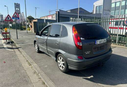 Nissan Almera Tino 1.8i 16v Acenta