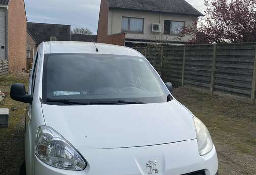 Peugeot 1.6 HDi L2H1 Confort 121