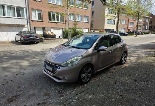 Peugeot 208 1.6i Allure