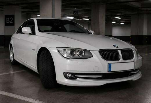 BMW 325i Coupé LCI