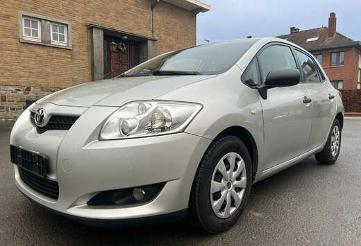 Toyota Auris 1.4i VVT-i Linea Luna