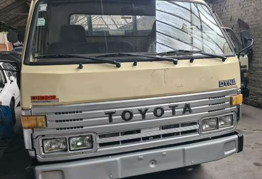 Toyota DYNA 300 -MOTEUR 14B - DERNIERS PIECES