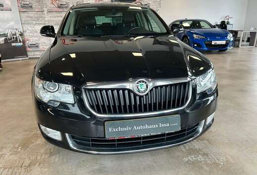 Skoda Combi Elegance*NAVI*LEDER*SHZ V+H*PDC*