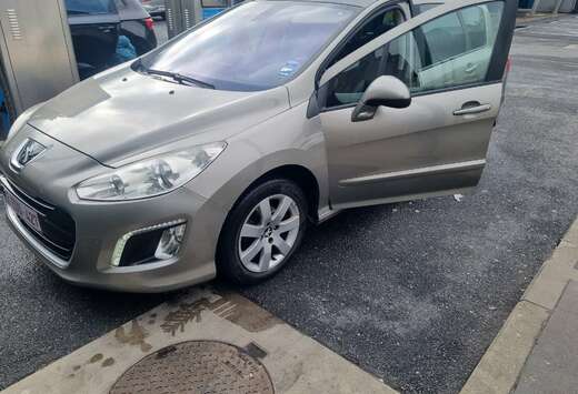 Peugeot SW 2.0 HDi 2012 Sw Eco semi-automaat