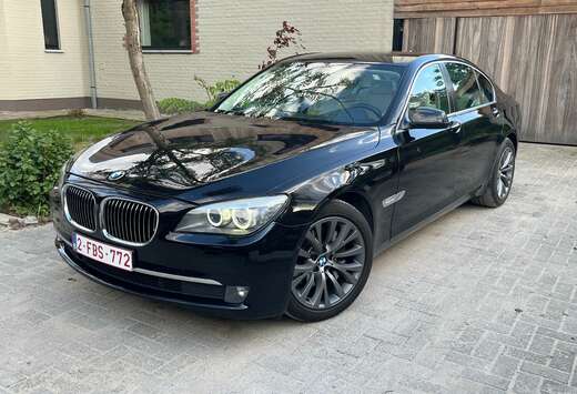 BMW 740i