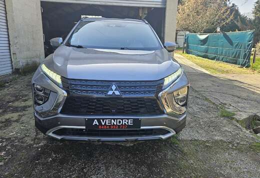 Mitsubishi Eclipse Cross plug hybride 4WD
