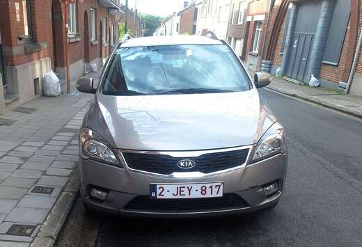 Kia Cee\'d SW 1.6 CRDi BlueConnect ISG EcoDynamics