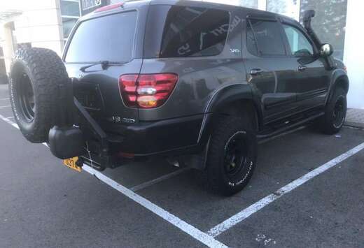 Toyota SR5 V8  4WD 8 places