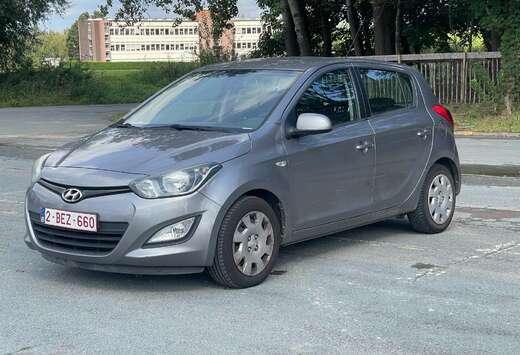 Hyundai 1.2i Lounge MY2011