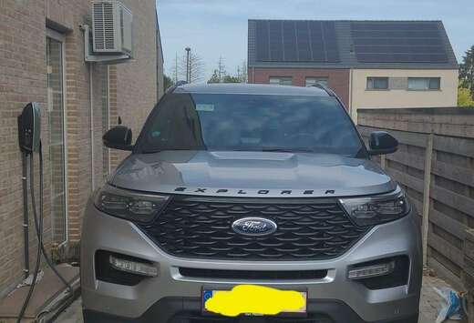 Ford EcoBoost Plug-in Hybrid ST-LINE